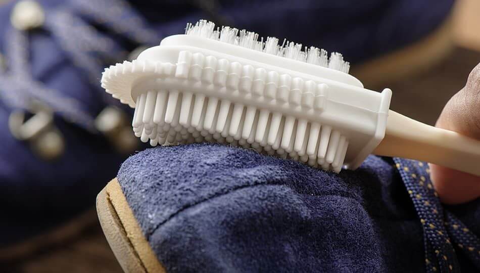 Как почистить замшевую обувь.jpg