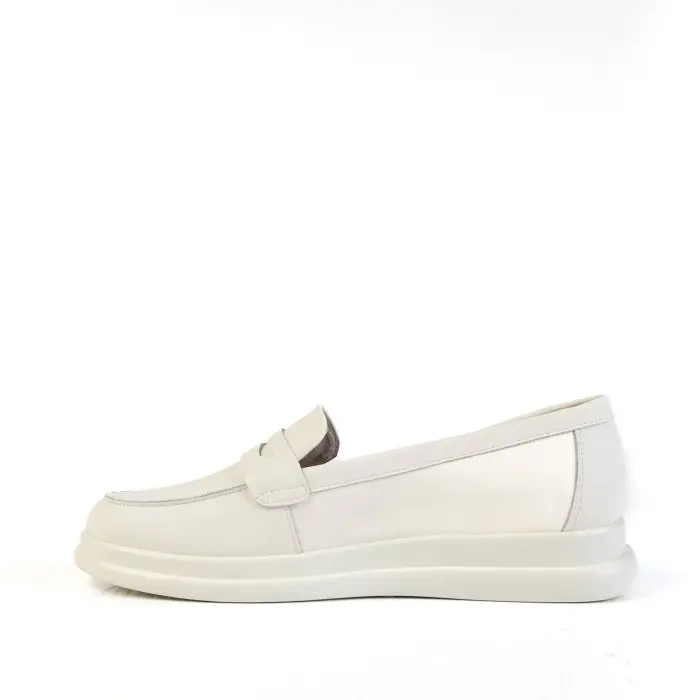 Лоферы женские Pirochi 187452 белый