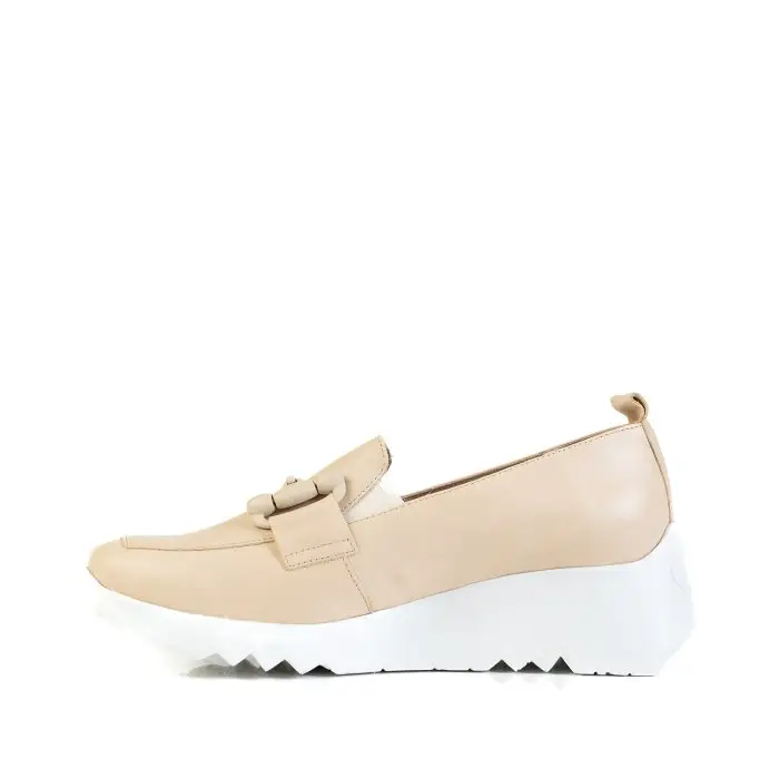 Лоферы женские Wonders 187906 бежевый