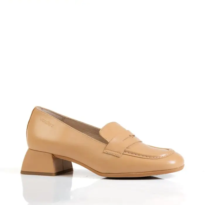 Лоферы женские Wonders 187904 бежевый