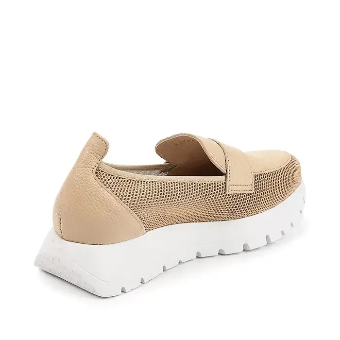 Лоферы женские Wonders 187923 бежевый