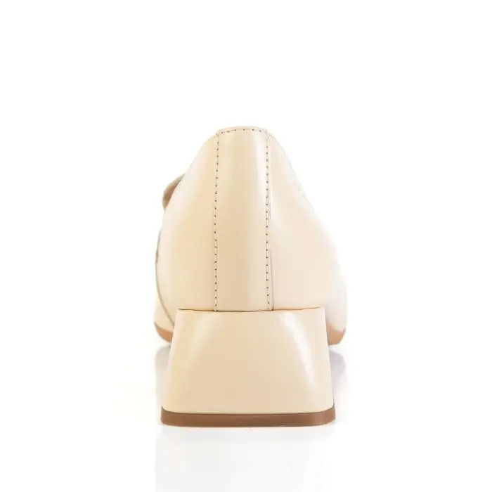 Лоферы женские Wonders 187903 бежевый