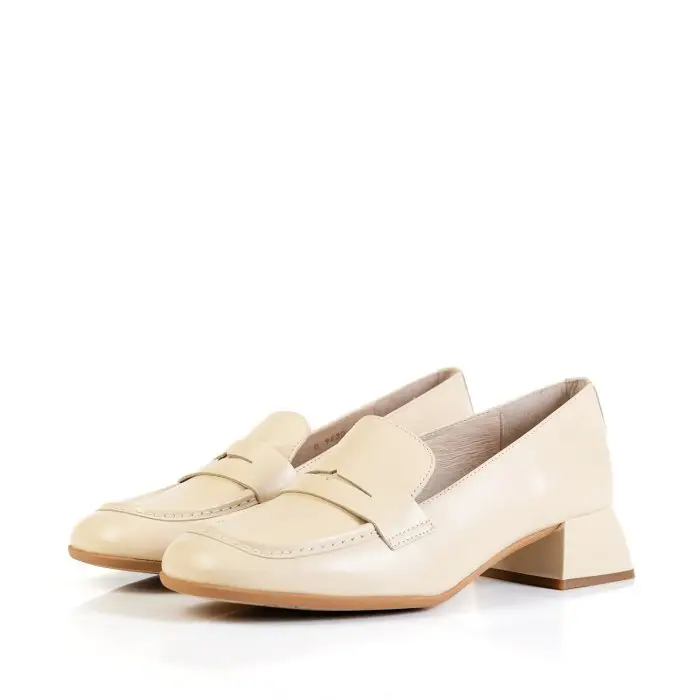 Лоферы женские Wonders 187903 бежевый