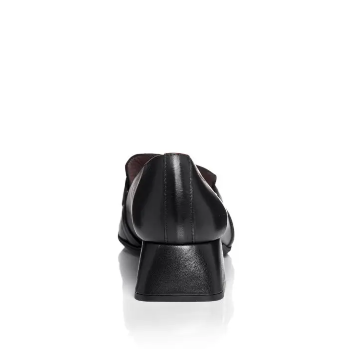 Лоферы женские Wonders 183388 черный