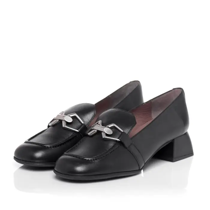 Лоферы женские Wonders 183388 черный