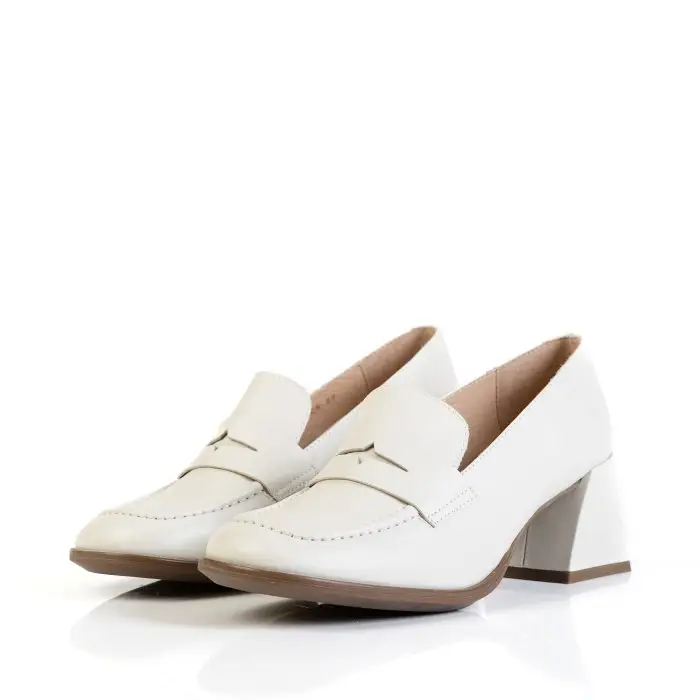 Лоферы женские Wonders 187910 белый