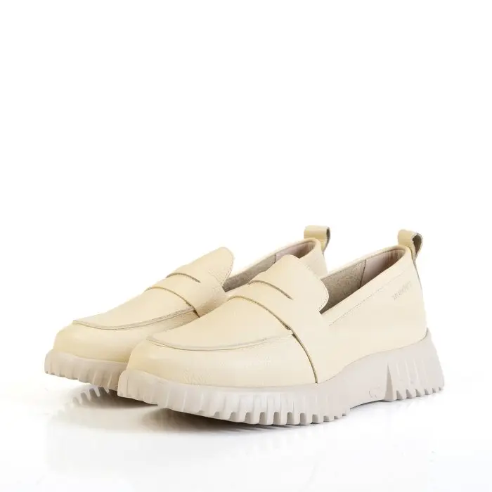 Лоферы женские Wonders 187391 бежевый