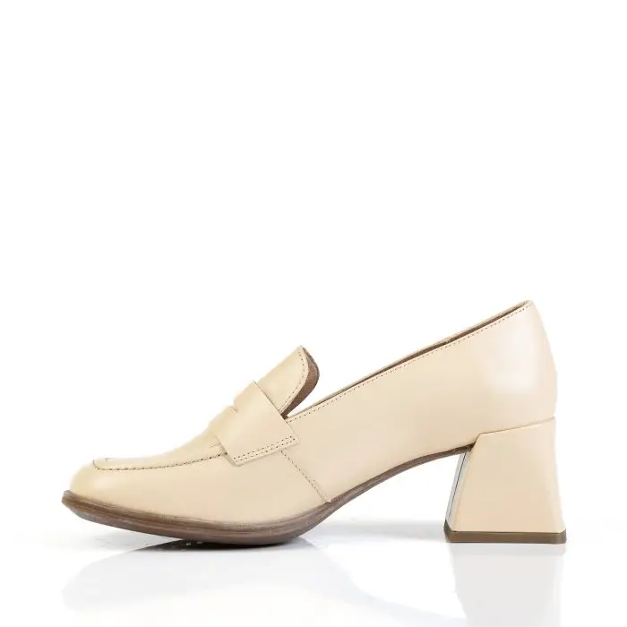 Лоферы женские Wonders 187909 бежевый