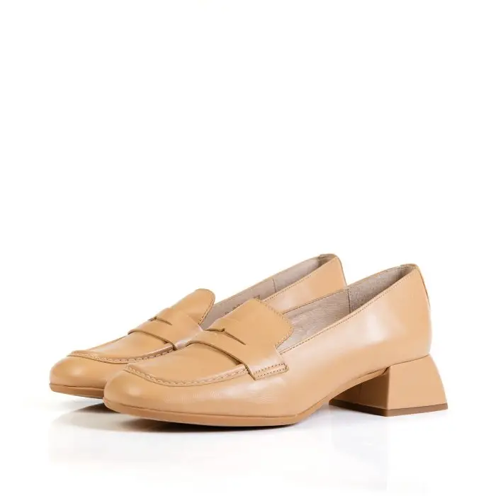 Лоферы женские Wonders 187904 бежевый
