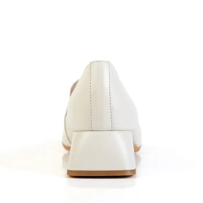 Лоферы женские Wonders 187942 белый