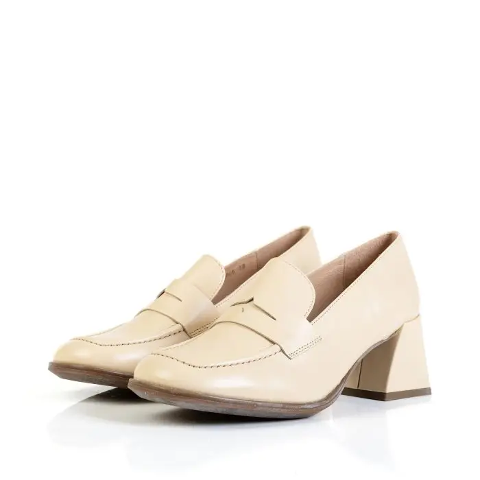 Лоферы женские Wonders 187909 бежевый