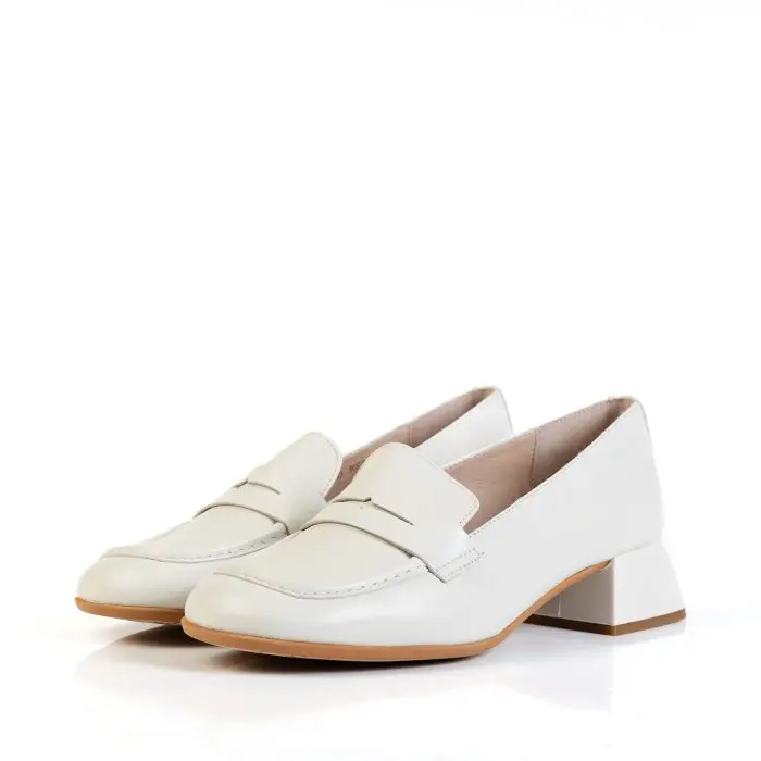 Лоферы женские Wonders 187942 белый