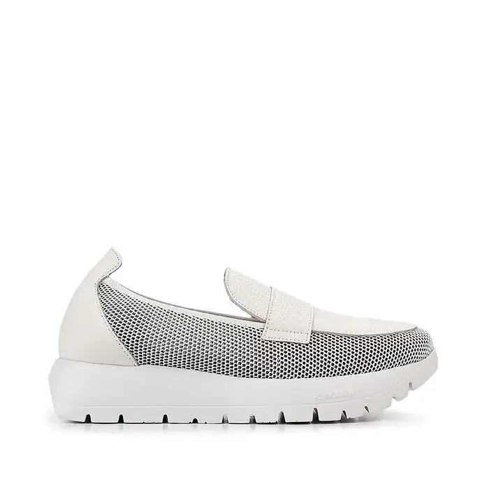 Лоферы женские Wonders 187940 белый
