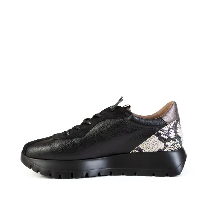 Кроссовки женские Wonders 185743 черный