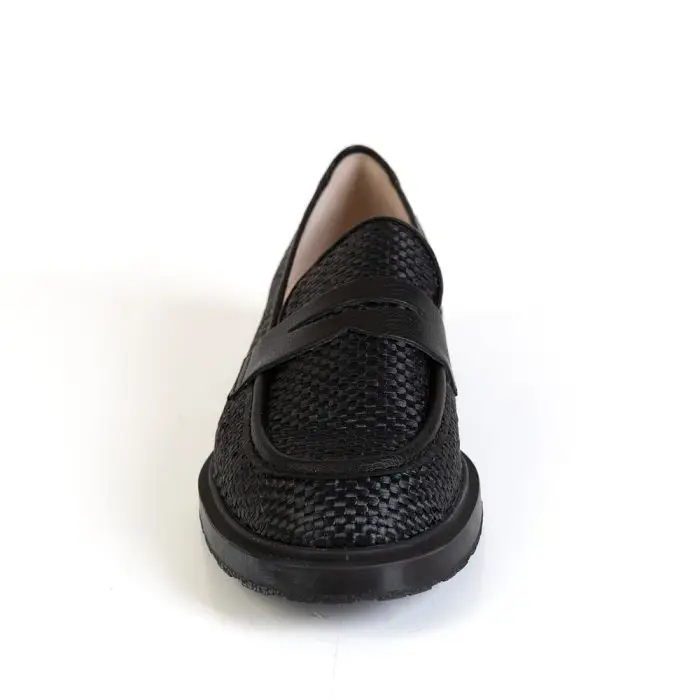 Лоферы женские Wonders 187135 черный