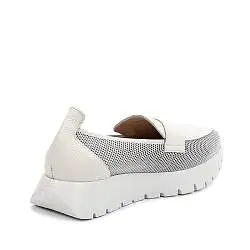 Лоферы женские Wonders 187940 белый