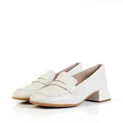 Лоферы женские Wonders 187942 белый