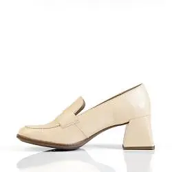 Лоферы женские Wonders 187933 бежевый